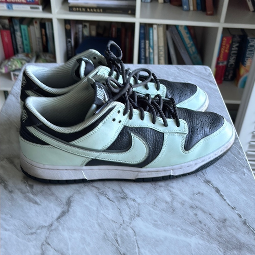 EUC Nike Men's Dunk Low Dark Smoke Grey/Barely Green size 11 FZ1670